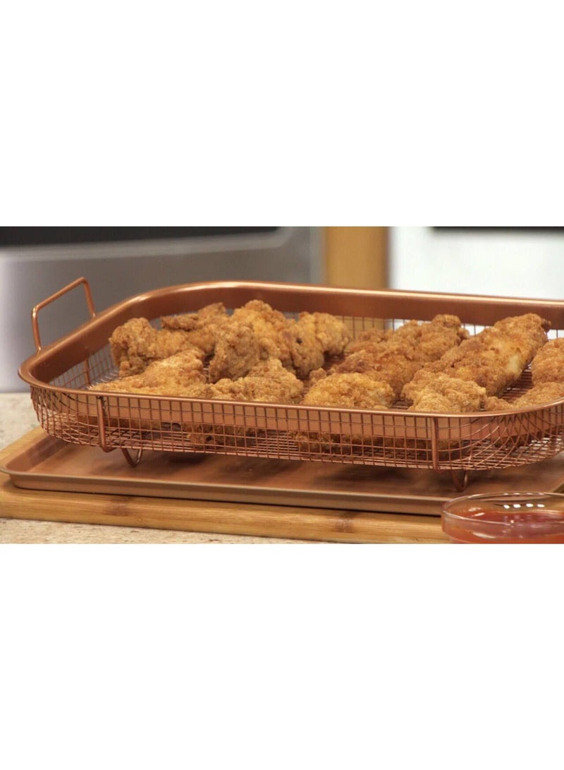 صينية تحميص كوبر جذابة بصريًا وتؤدي وظيفتها على أكمل وجه. مصنوعة من النحاس الفاخر والأنيق، توزع الحرارة بشكل مثالي. يمكنك تحميص وخبز أشهى المعجنات والبسكويت دون أن تلتصق. تتطلب كمية قليلة من الزيت، مما ينتج عنه طعام أخف وأنظف. تصميمها المميز وجودتها العالية يضمنان بقاءها إضافة رائعة لمطبخك لسنوات طويلة. آمنة للاستخدام في الفرن ومقاومة للحرارة، إنها قطعة فاخرة وعملية في آن واحد. متوفرة بالمقاس 1 - Image 2